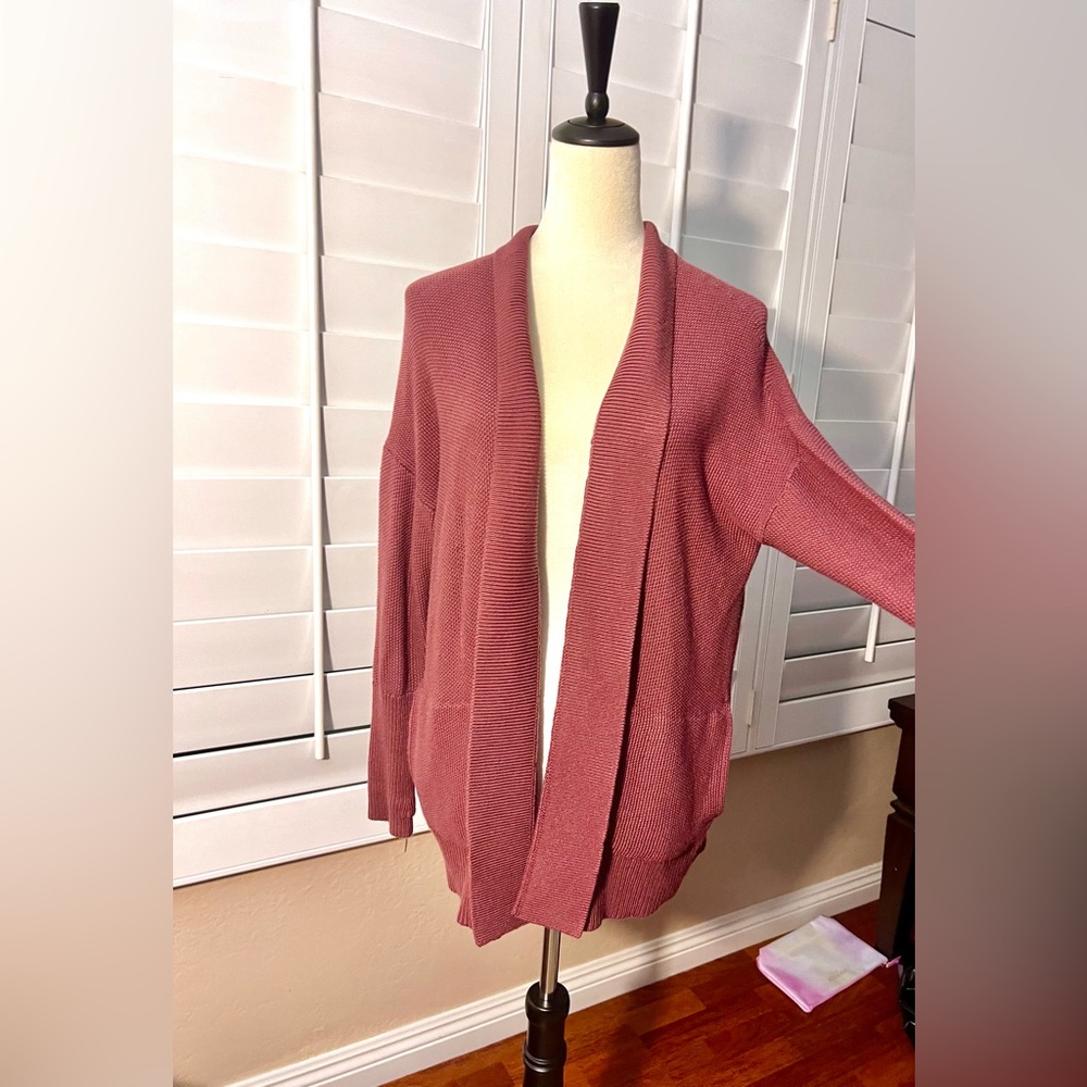 Lululemon Cardigan, size 2. Mauve.